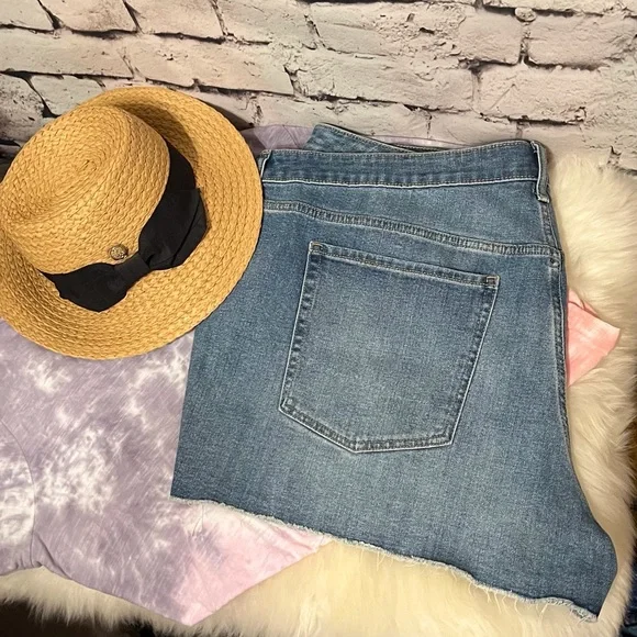 OLD NAVY OG STRAIGHT HIGH WAIST JEAN SHORTS PLUS SZ 24W - Picture 2 of 11